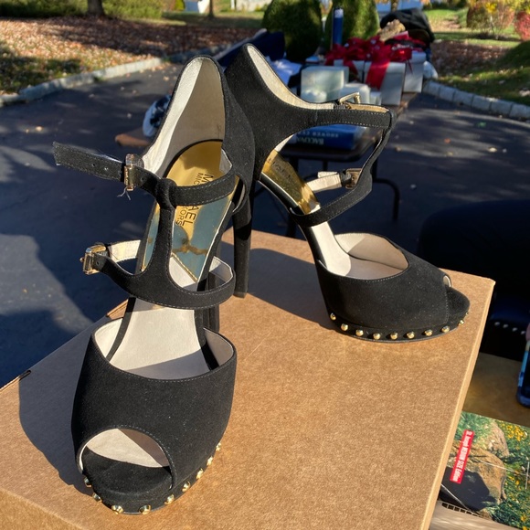 Black Suede Peep-toe platform heels - Picture 1 of 9